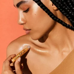 Shop NUXE Huile Prodigieuse® 100 ml e Huile Prodigieuse® Or 8 ml formato roll-on in omaggio - Olio secco